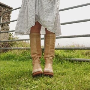 Vintage steer stitch banana campus boots 5.5